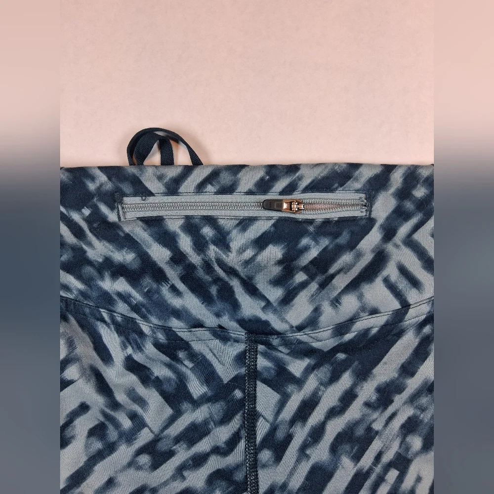 The North Face Crop Leggings Size Medium - Picture 3 of 9